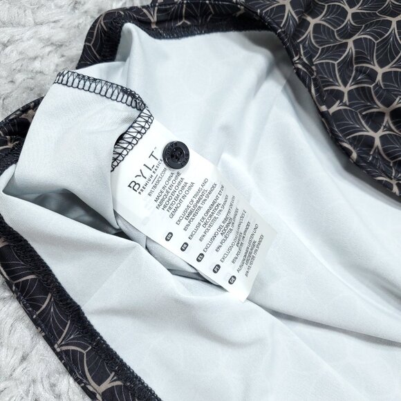 Bylt 19th Hole Polo Shirt Men’s Size Medium Pendulum Golf Performance Stretch - Picture 4 of 7